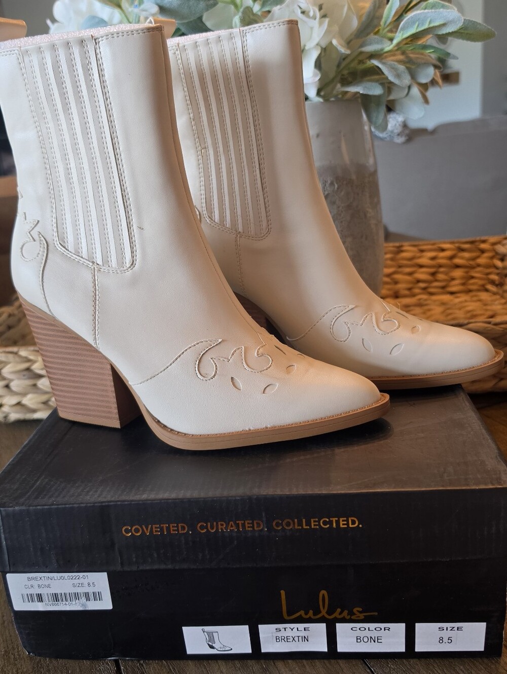 Lulus Brextin Bone Pointed Toe Western Boots Boho Festival Women's Sz 8.5 NIB
